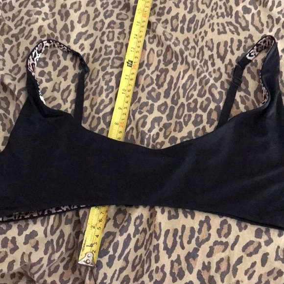 Victoria Secret large  Leopard print black reversible bra - Picture 2 of 9